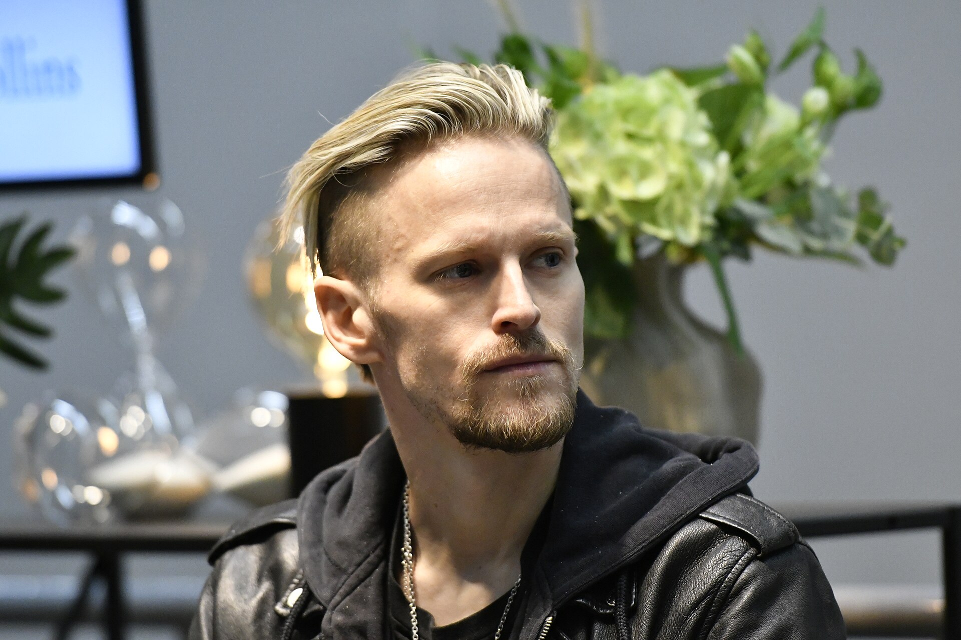 Erik Gronwall Performing Live